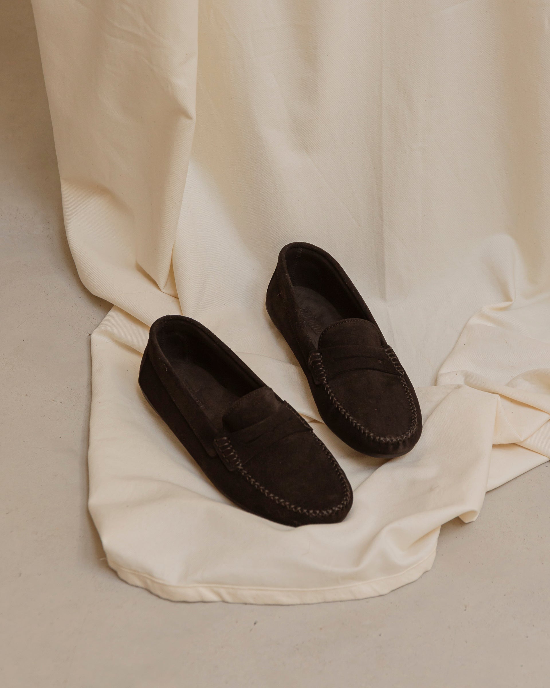 Mocasines ante negro