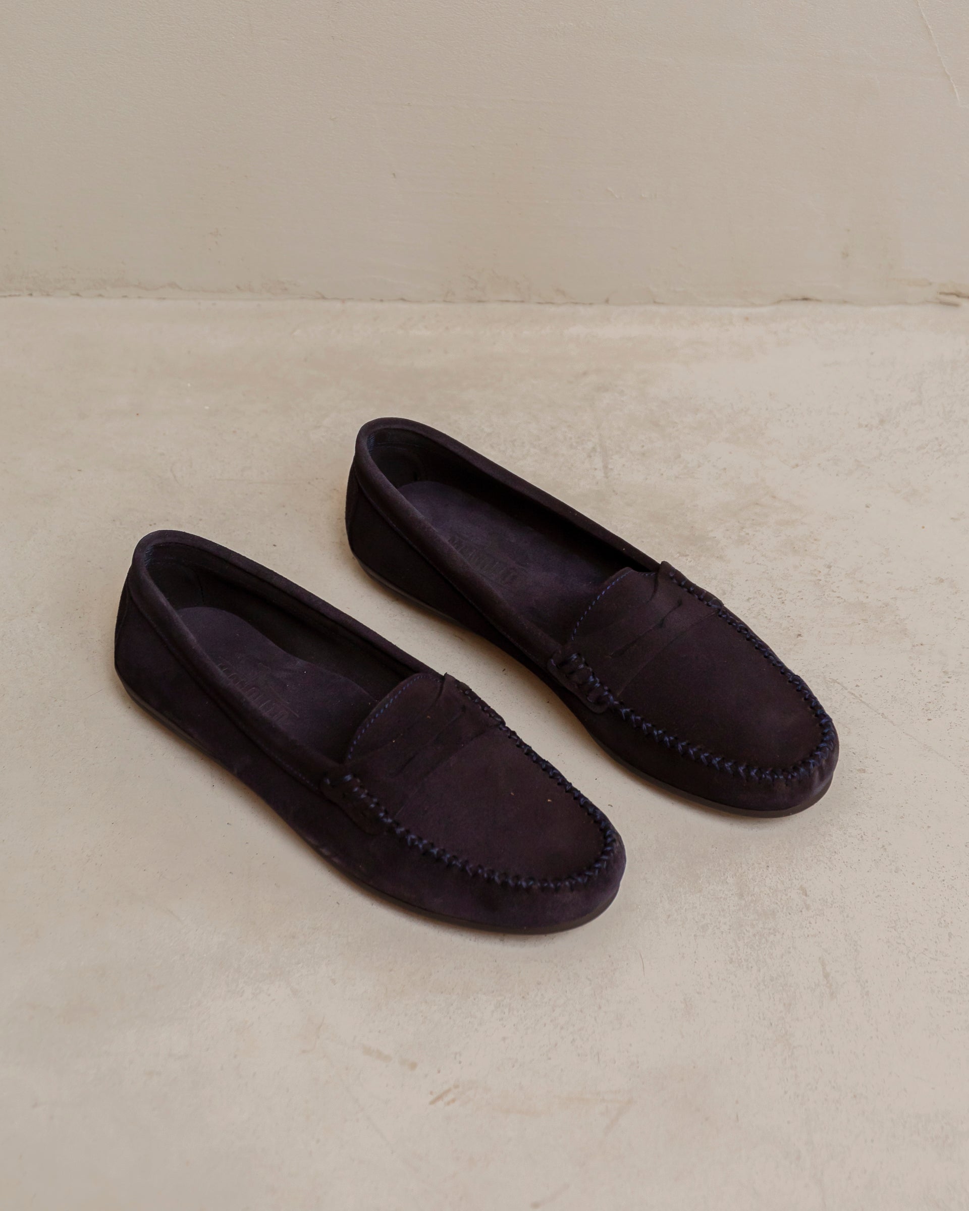 Mocasines ante azul marino