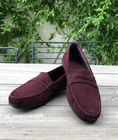 Load image into Gallery viewer, Wine suede loafers
