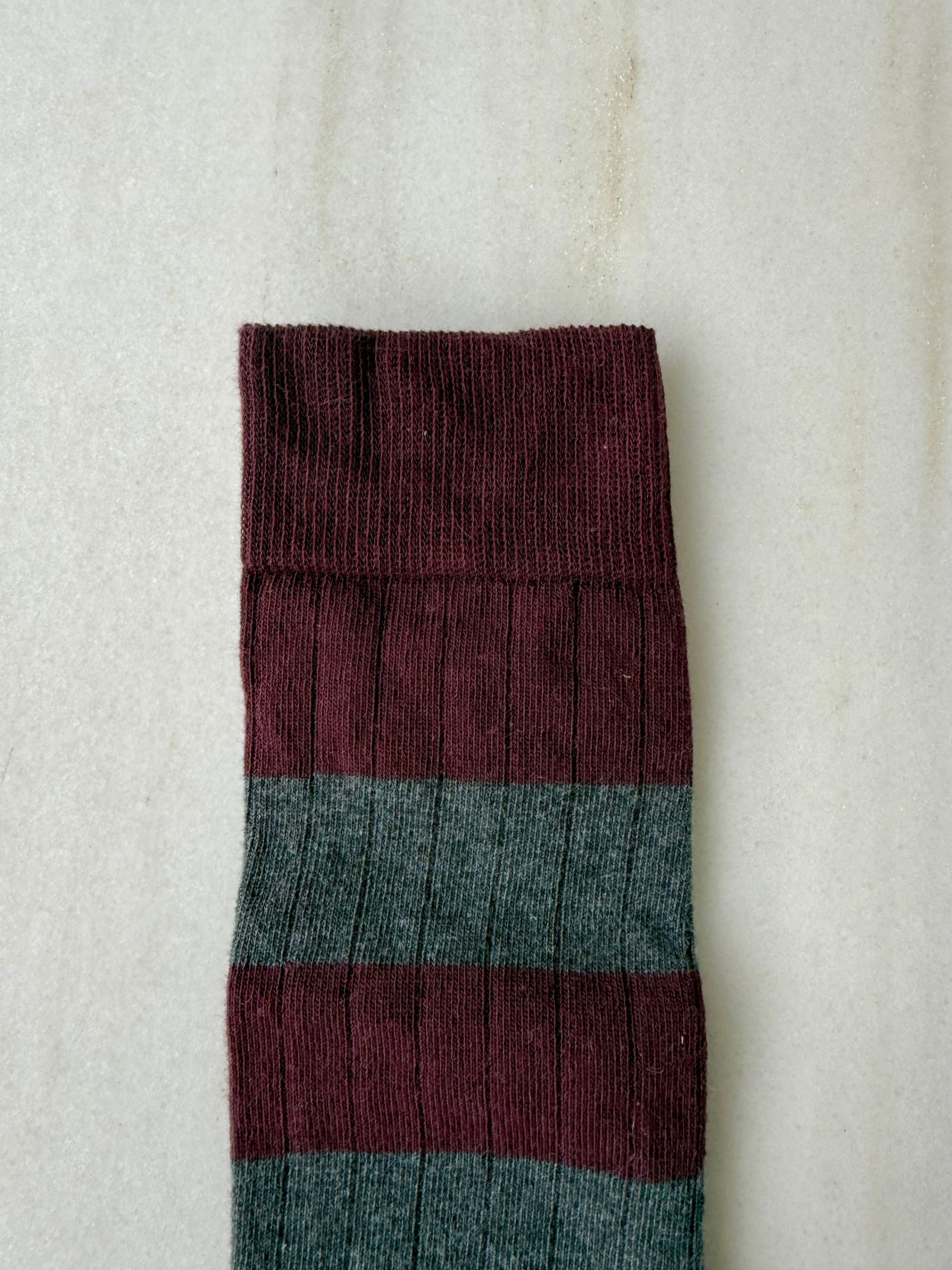 Calcetín rayas alto Berenjena y gris marengo