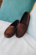 Load image into Gallery viewer, Chocolate suede loafers
