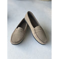 Load image into Gallery viewer, Beige suede loafers

